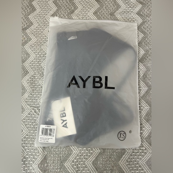 AYBL Essential V Neck Sports Bra in Chocolate, size XS, NWT! - Picture 5 of 9